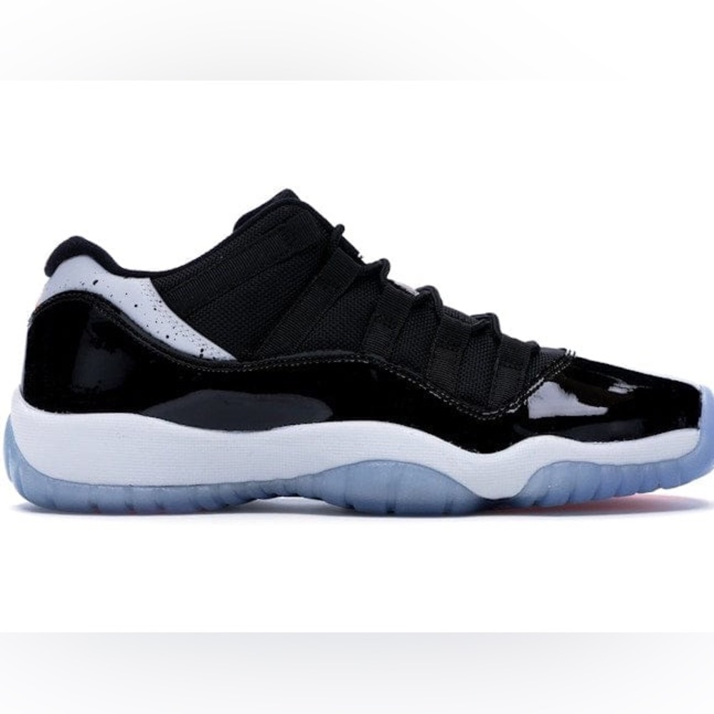 Jordan Kids Retro low 11 “ Infrared” Black and White Sneakers
